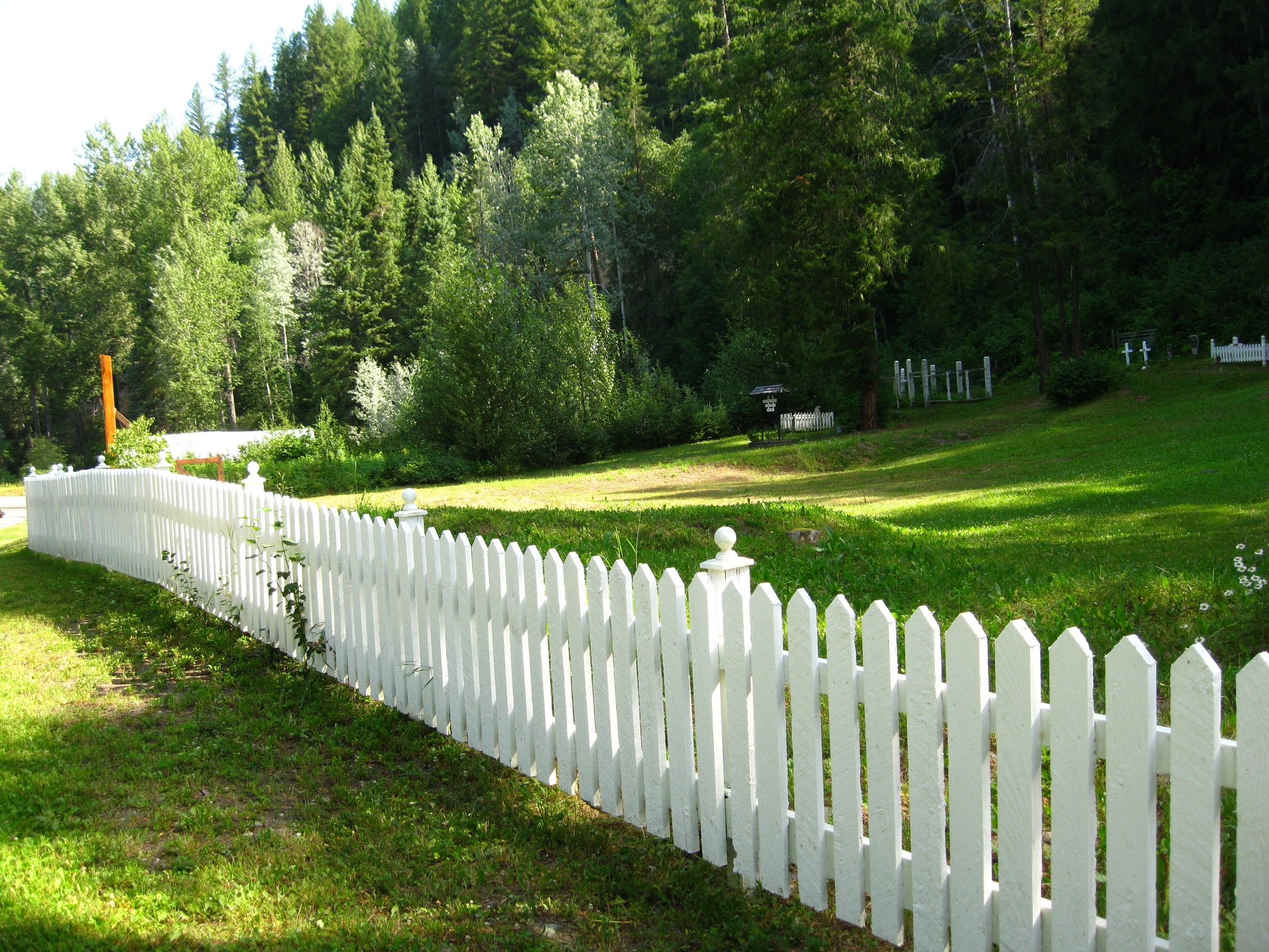 Finding the Right Supplier of Fencing Material in Nassau County