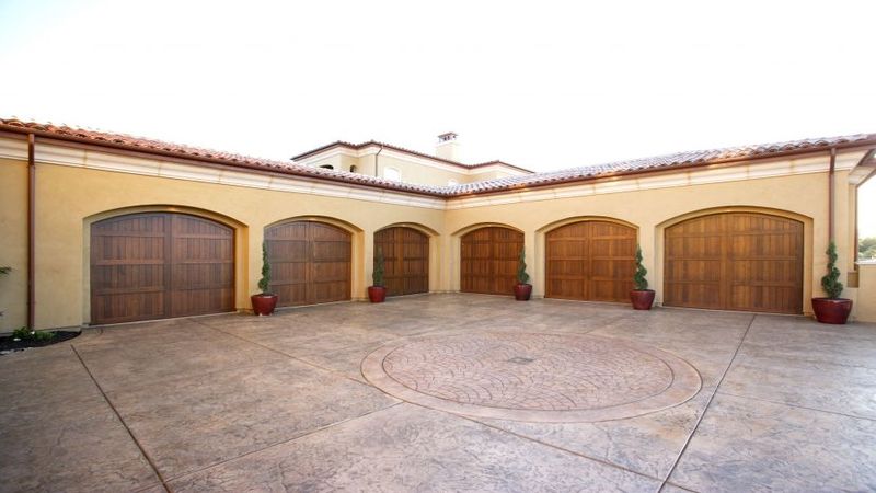 3 Reasons for Garage Door Repair Services in Sanford, FL